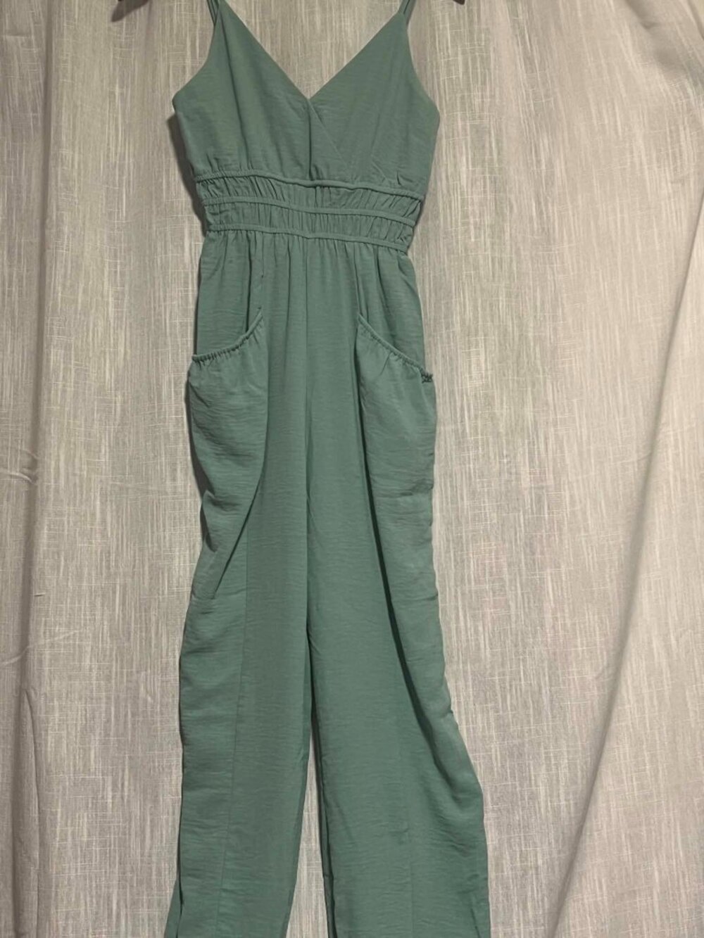 NWOT Cupshe Cami V-Neck Jumpsuit Sage Green Size XS - Picture 2 of 13